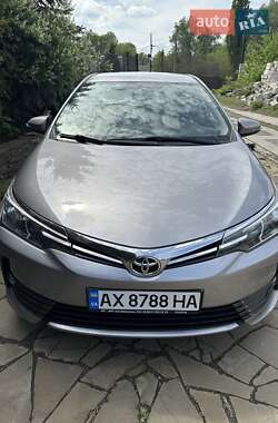 Седан Toyota Corolla 2018 в Харькове