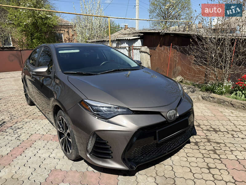 Седан Toyota Corolla 2017 в Кропивницькому