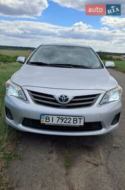 Седан Toyota Corolla 2013 в Полтаве