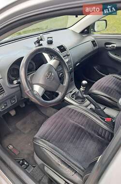 Седан Toyota Corolla 2013 в 