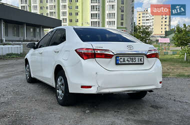 Седан Toyota Corolla 2013 в 