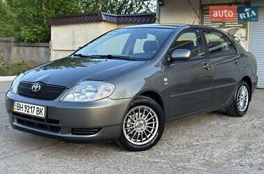 Седан Toyota Corolla 2004 в 