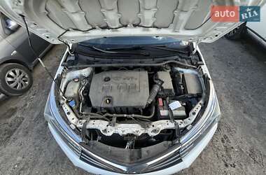 Седан Toyota Corolla 2015 в 