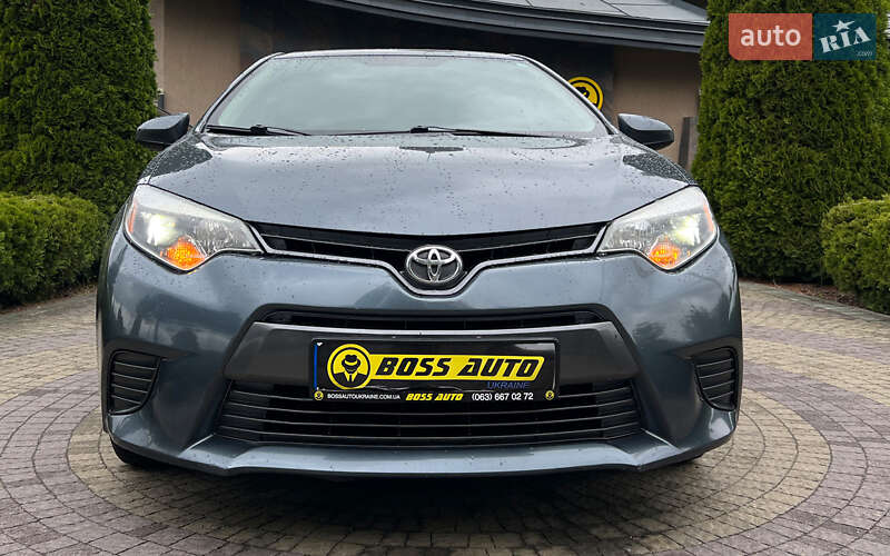Седан Toyota Corolla 2016 в Львове