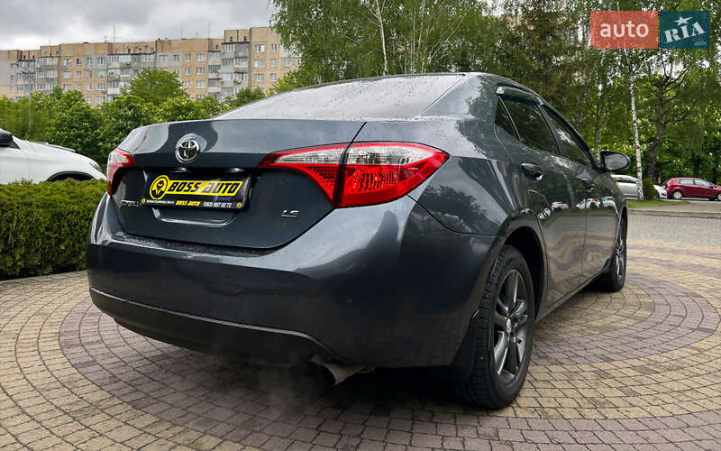 Седан Toyota Corolla 2016 в Львове