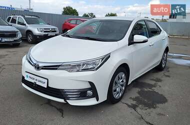 Седан Toyota Corolla 2018 в Києві