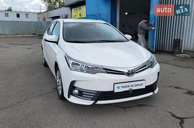 Седан Toyota Corolla 2018 в 