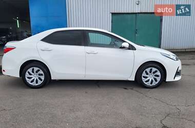 Седан Toyota Corolla 2018 в 