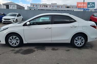 Седан Toyota Corolla 2018 в 