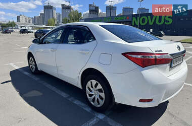 Седан Toyota Corolla 2013 в 
