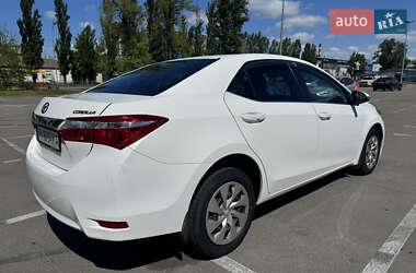 Седан Toyota Corolla 2013 в 