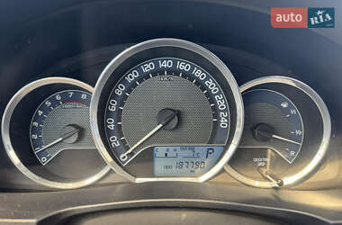 Седан Toyota Corolla 2013 в 