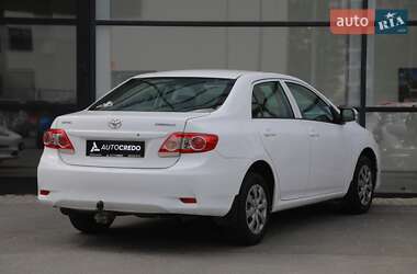 Седан Toyota Corolla 2013 в 