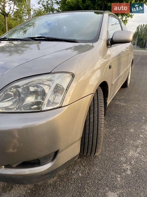 Хетчбек Toyota Corolla 2003 в Дніпрі