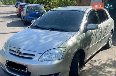 Хетчбек Toyota Corolla 2005 в 