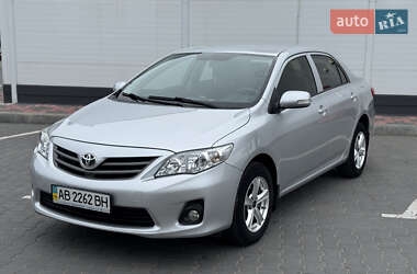 Седан Toyota Corolla 2011 в Виннице