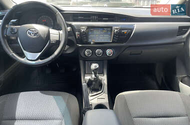 Седан Toyota Corolla 2014 в 