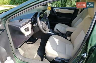 Седан Toyota Corolla 2015 в 