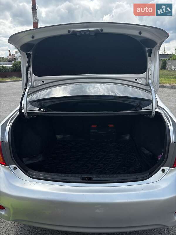 Седан Toyota Corolla 2008 в Запорожье