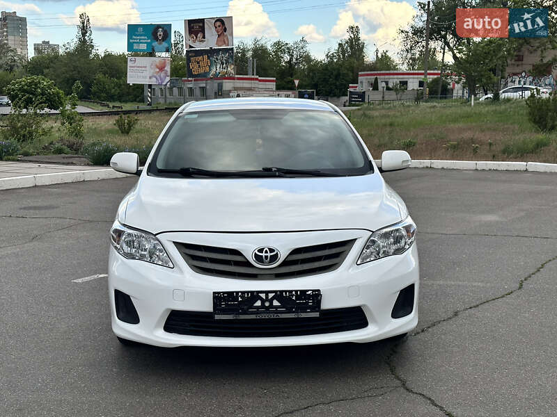 Седан Toyota Corolla 2011 в Кривом Роге