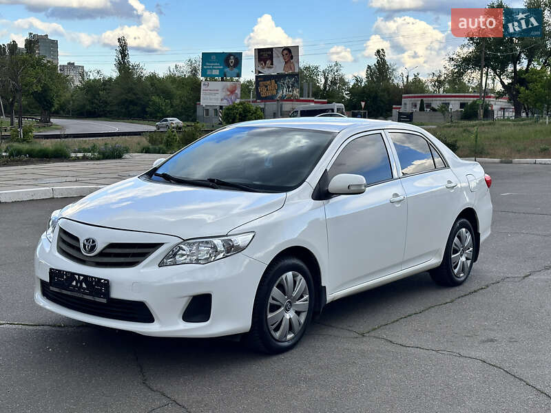Седан Toyota Corolla 2011 в Кривом Роге