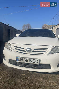 Седан Toyota Corolla 2011 в Светловодске