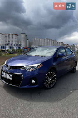 Седан Toyota Corolla 2014 в Києві