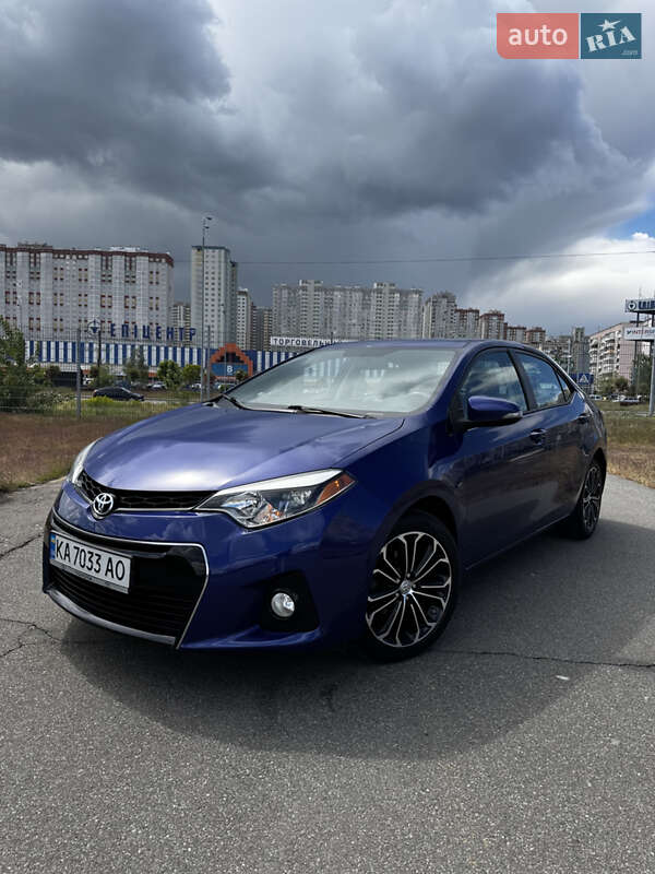 Седан Toyota Corolla 2014 в 