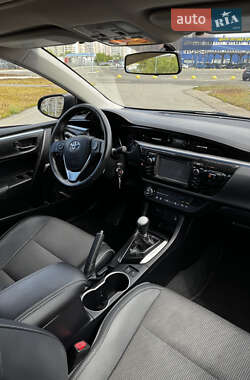 Седан Toyota Corolla 2014 в 