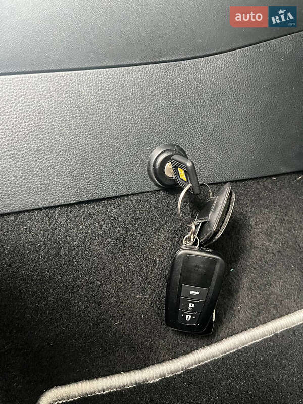 Седан Toyota Corolla 2019 в Києві