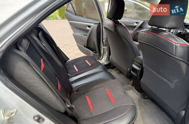 Седан Toyota Corolla 2014 в 