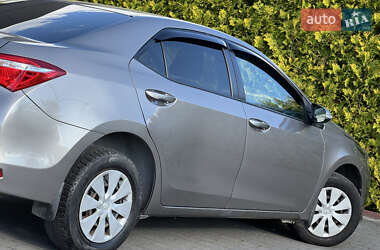 Седан Toyota Corolla 2013 в 