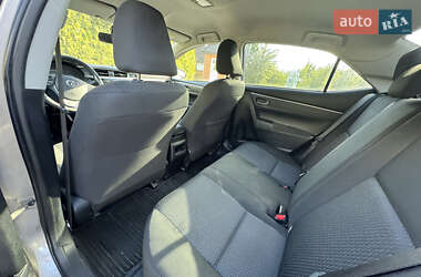 Седан Toyota Corolla 2013 в 