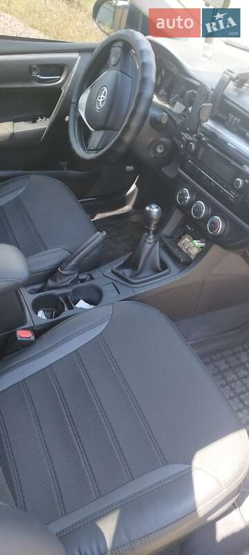 Седан Toyota Corolla 2014 в Одесі