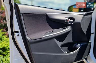 Седан Toyota Corolla 2012 в 