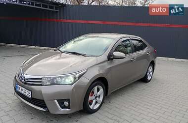 Седан Toyota Corolla 2013 в 