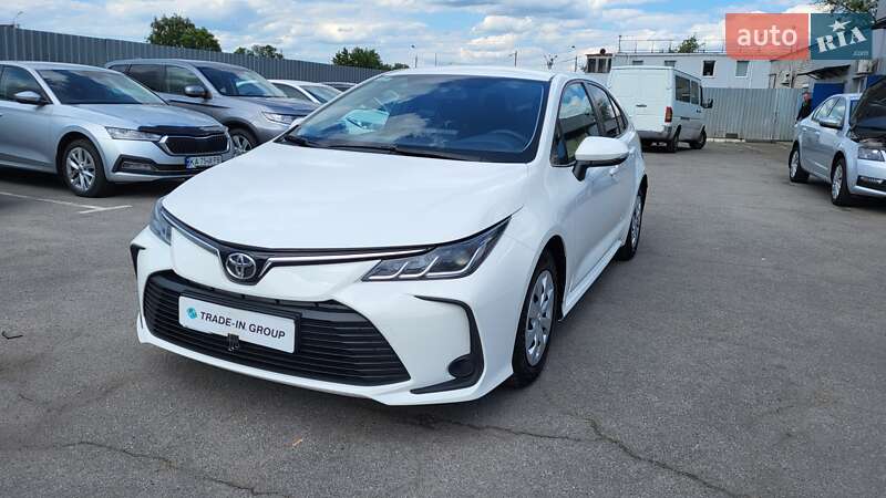 Седан Toyota Corolla 2019 в Києві