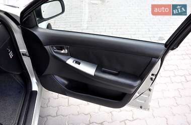 Хэтчбек Toyota Corolla 2004 в 
