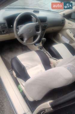 Седан Toyota Corolla 1998 в Києві