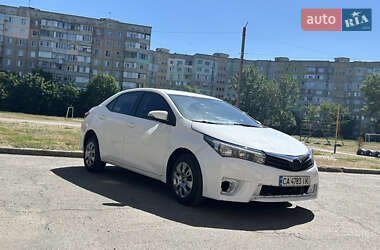 Седан Toyota Corolla 2013 в 