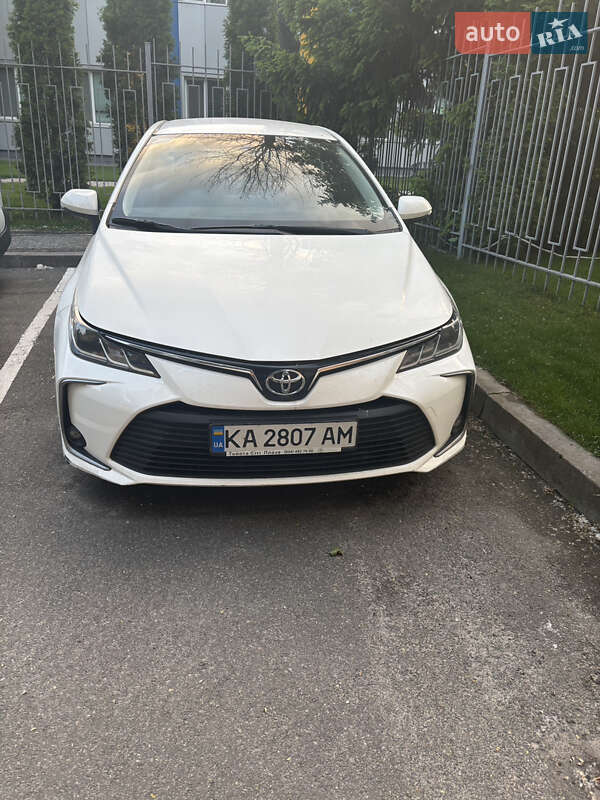 Седан Toyota Corolla 2020 в 