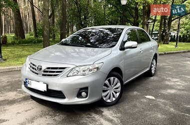 Седан Toyota Corolla 2010 в Чернігові