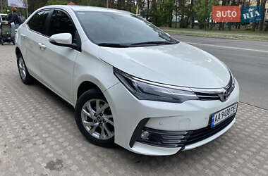 Седан Toyota Corolla 2016 в Києві