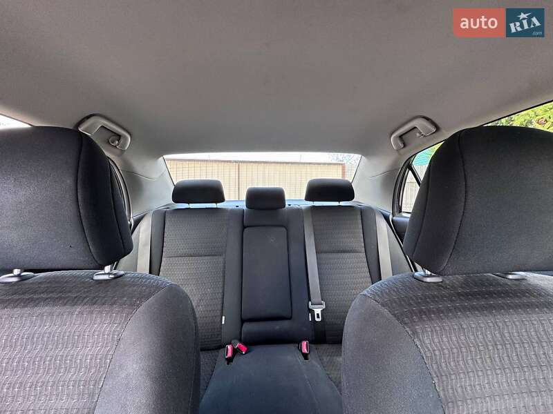 Седан Toyota Corolla 2010 в Киеве