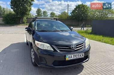 Седан Toyota Corolla 2010 в 