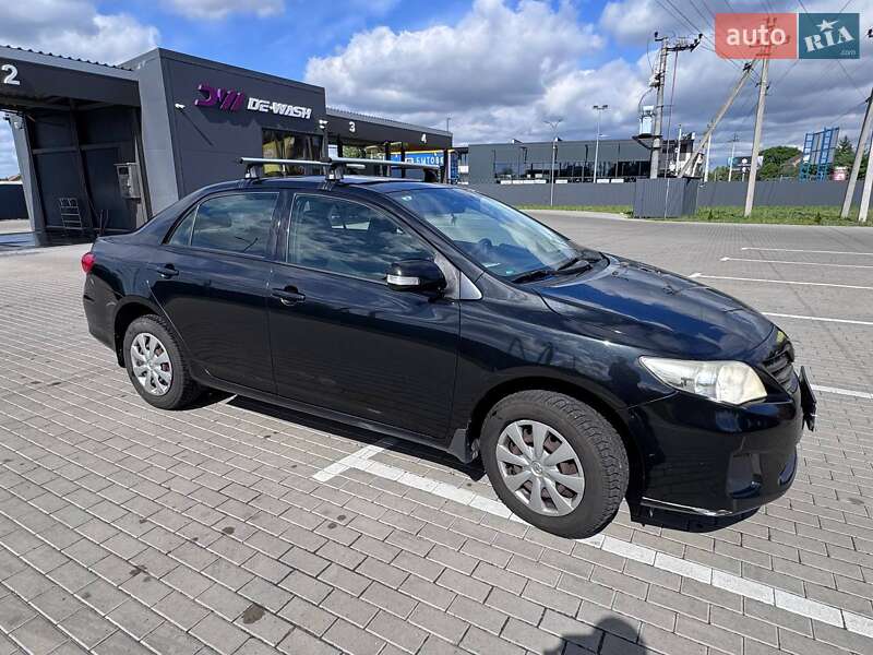 Седан Toyota Corolla 2010 в Киеве