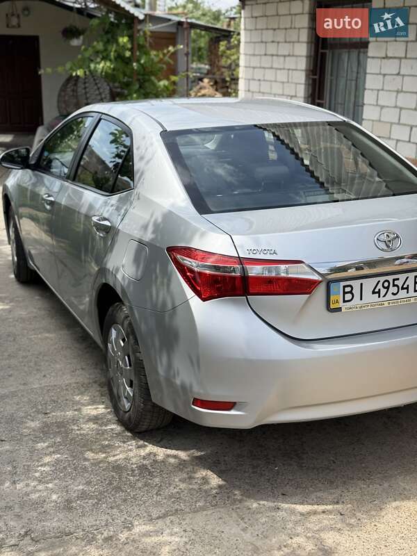 Хетчбек Toyota Corolla 2013 в Полтаві