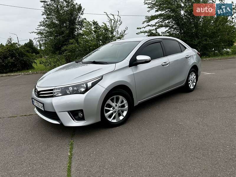Седан Toyota Corolla 2013 в Кривому Розі