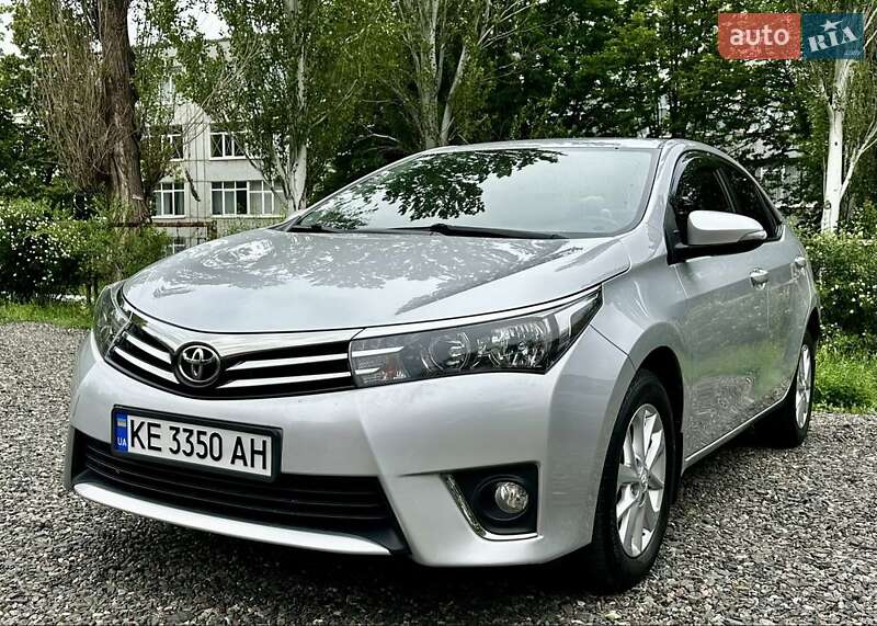 Седан Toyota Corolla 2013 в Кривому Розі