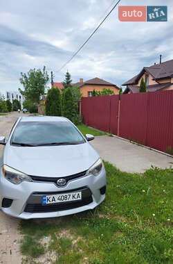 Седан Toyota Corolla 2015 в Києві